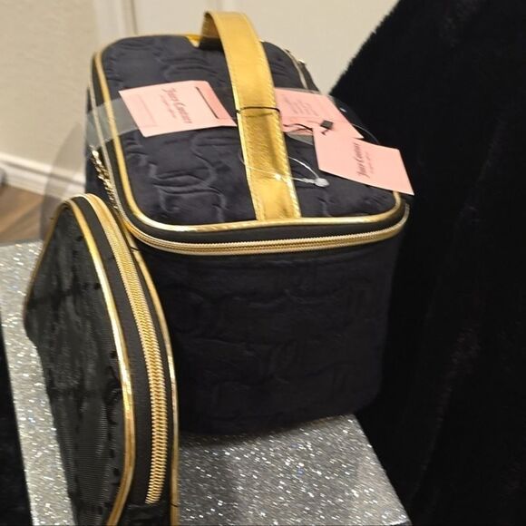 Juicy Couture JC Logo 2-PC Travel  Cosmetic Bag Set - Picture 6 of 13